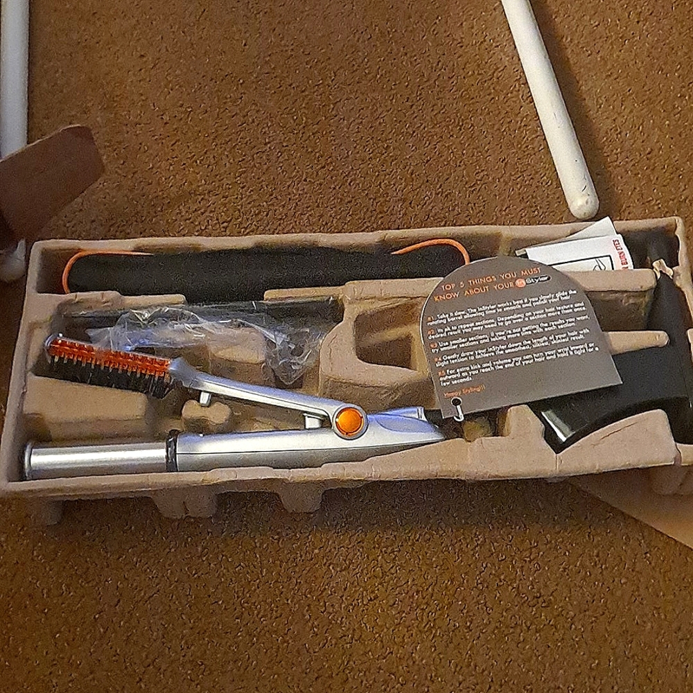 InStyler rotating straightener NIB